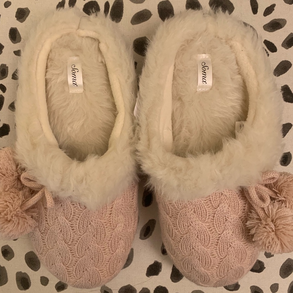 NWT Soma Slippers
